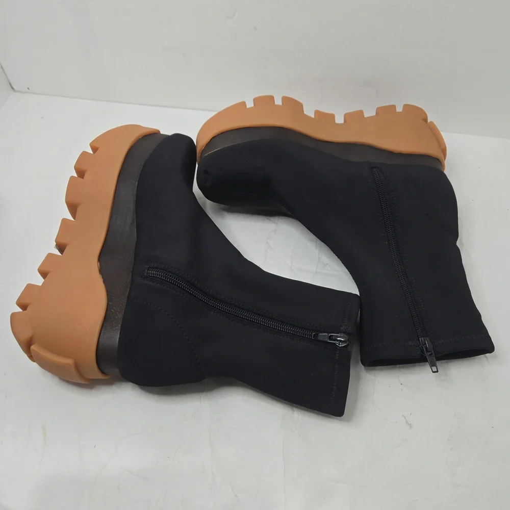 Jeffrey Campbell Women's Black and Tan Boots 6.5M